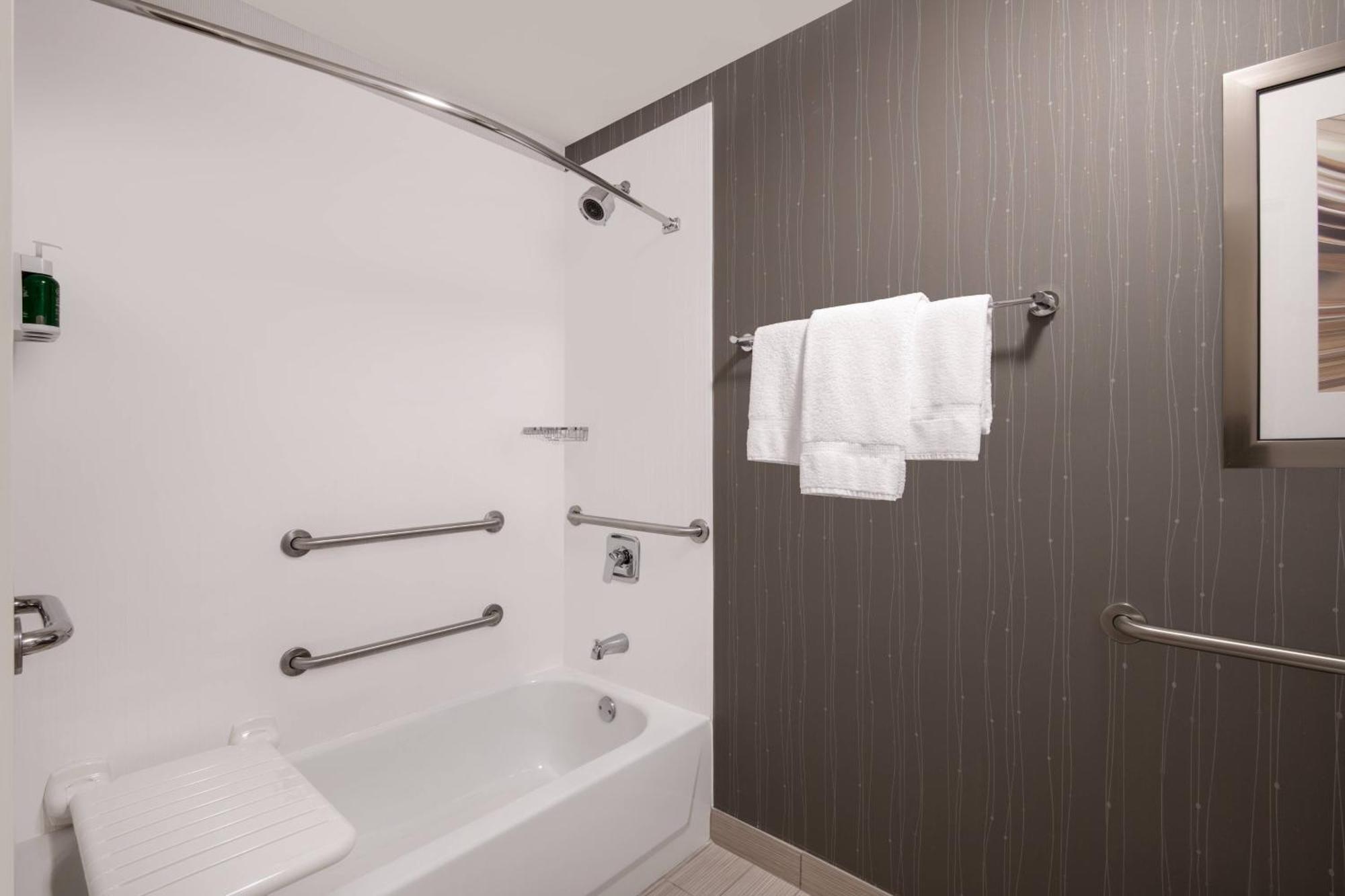คอร์ตยาร์ด เรโน Hotel รีโน ภายนอก รูปภาพ