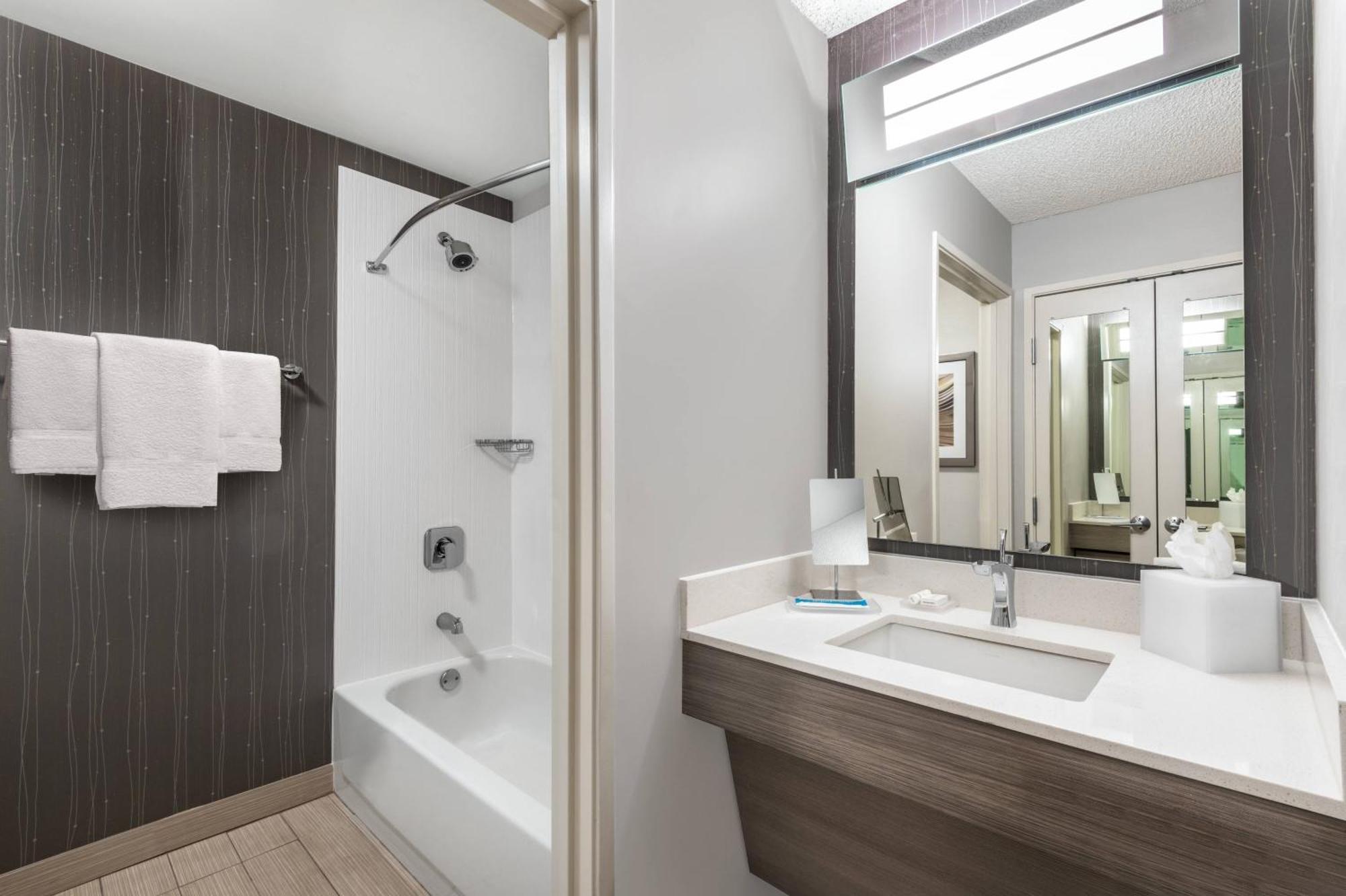 คอร์ตยาร์ด เรโน Hotel รีโน ภายนอก รูปภาพ
